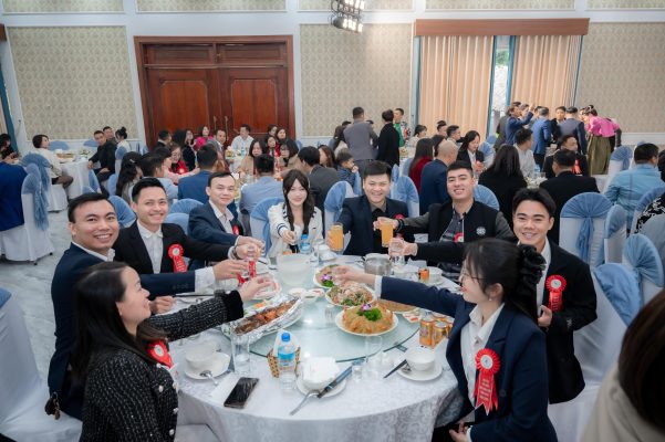 Tiệc giao lưu kết nối 